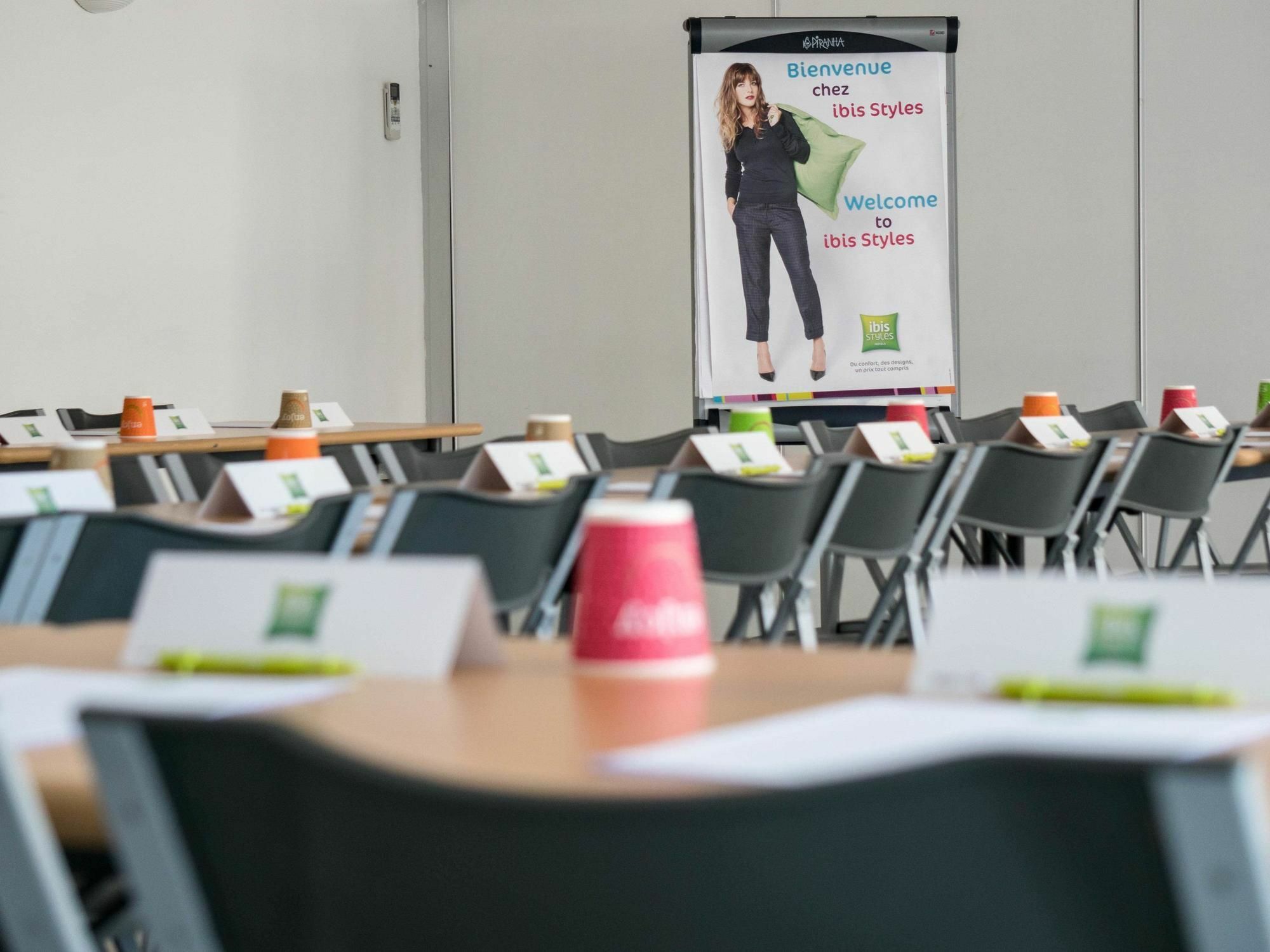 Ibis Styles Perpignan Canet En Roussillon Exterior foto